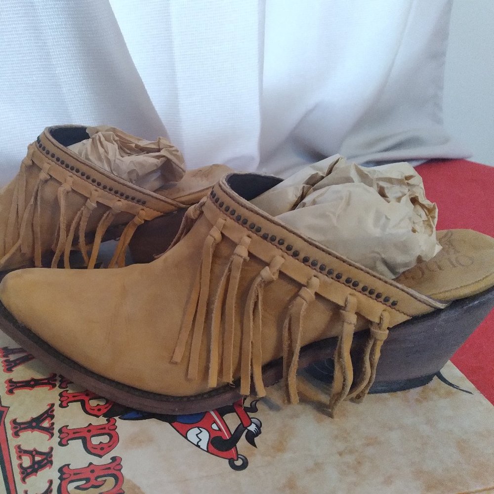 Old Gringo leather fringe slides